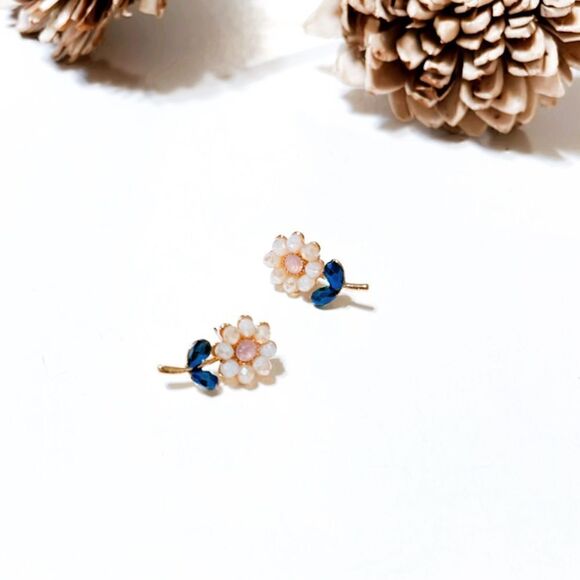 Flower statement  earrings  M78 - Picture 2 of 6